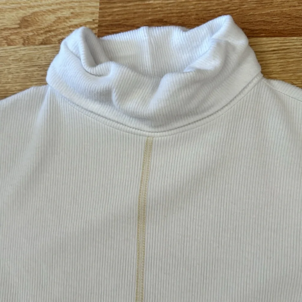 Women top bundle - Picture 8 of 9
